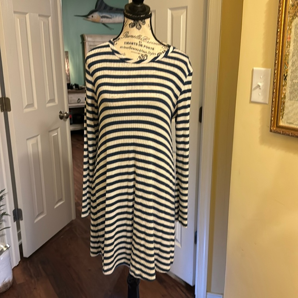 Alia size medium striped dress white and blue used light wear